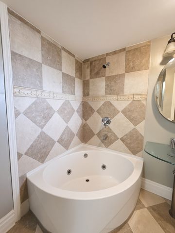 48 N Menard Avenue 3A, Chicago, IL 60644