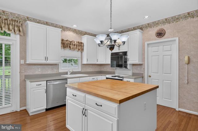 424 BUTTONWOOD RD, Landenberg, PA 19350