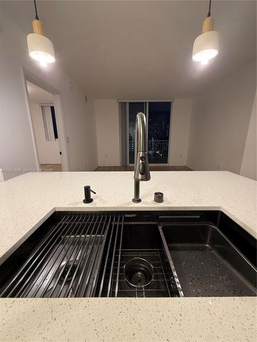 275 NE 18th St 910, Miami, FL 33132