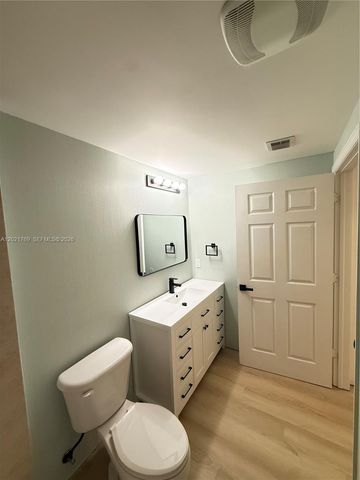 275 NE 18th St 910, Miami, FL 33132