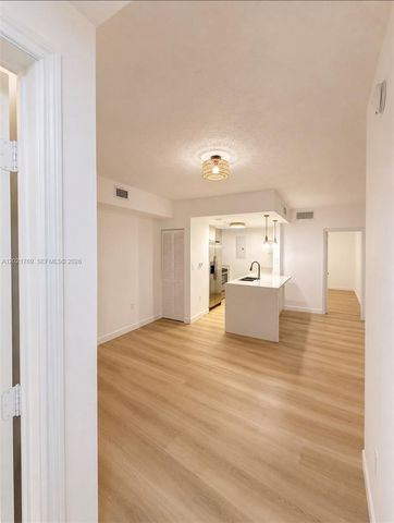275 NE 18th St 910, Miami, FL 33132