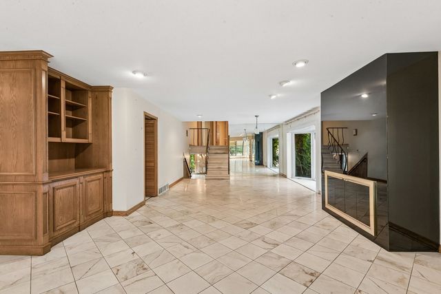 6936 N Kostner Avenue, Lincolnwood, IL 60712