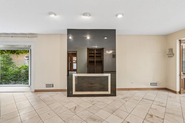 6936 N Kostner Avenue, Lincolnwood, IL 60712