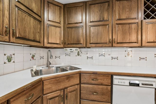 6936 N Kostner Avenue, Lincolnwood, IL 60712