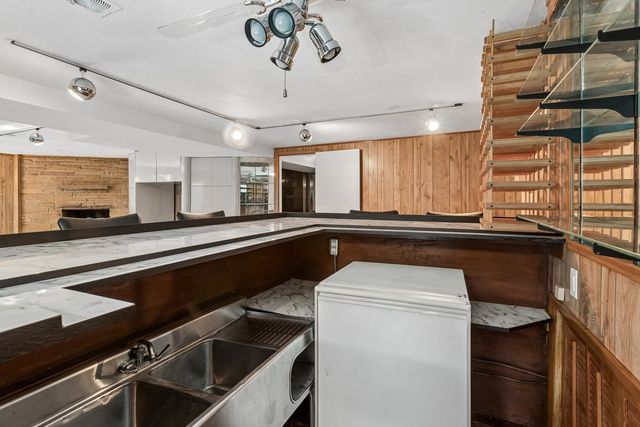 6936 N Kostner Avenue, Lincolnwood, IL 60712