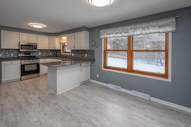 W229S8060 Big Bend DRIVE, Big Bend, WI 53103