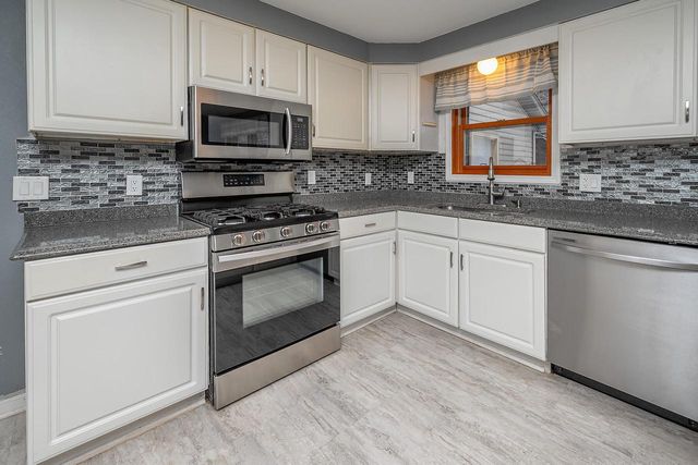 W229S8060 Big Bend DRIVE, Big Bend, WI 53103