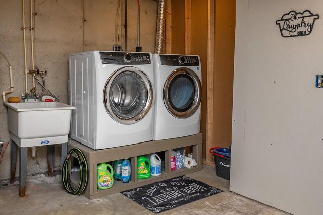 W229S8060 Big Bend DRIVE, Big Bend, WI 53103