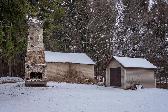 W229S8060 Big Bend DRIVE, Big Bend, WI 53103