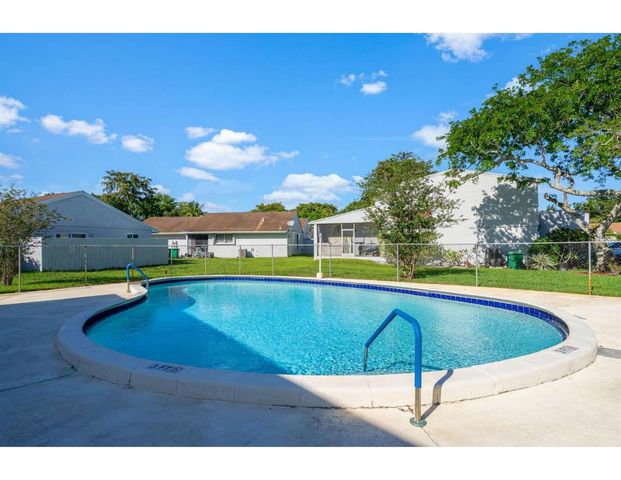 8634 Bridle Path Court 1, Davie, FL 33328