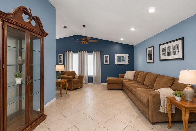 8634 Bridle Path Court 1, Davie, FL 33328
