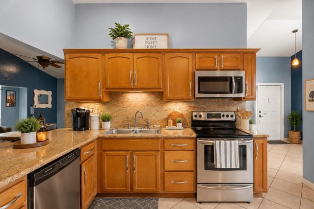 8634 Bridle Path Court 1, Davie, FL 33328