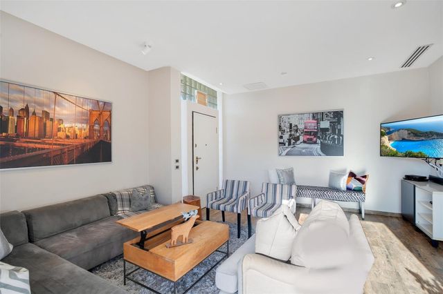 2008 ESPAÑA STREET, San Juan, PR 00911