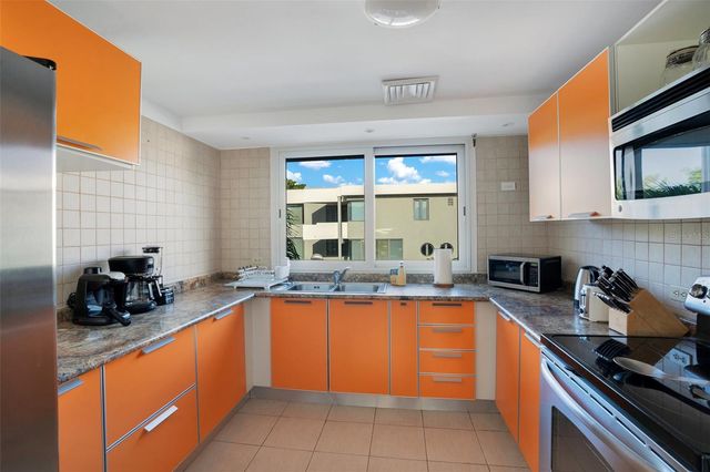 2008 ESPAÑA STREET, San Juan, PR 00911