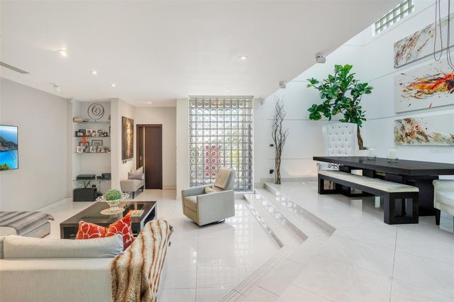 2008 ESPAÑA STREET, San Juan, PR 00911