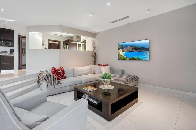 2008 ESPAÑA STREET, San Juan, PR 00911