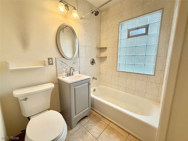 2171 Lincoln Avenue, Lakewood, OH 44107