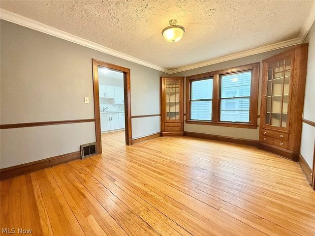 2171 Lincoln Avenue, Lakewood, OH 44107