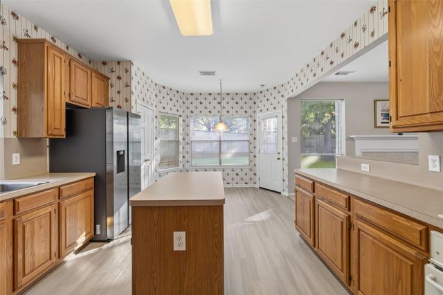 15819 Cutten Road, Houston, TX 77070