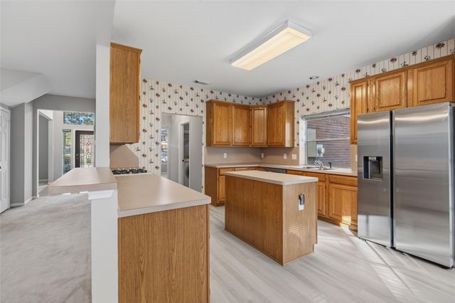 15819 Cutten Road, Houston, TX 77070