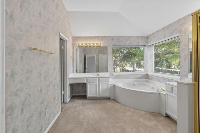15819 Cutten Road, Houston, TX 77070