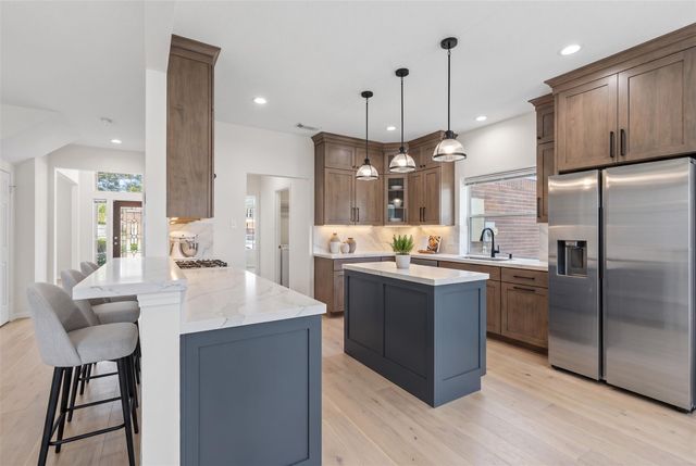 15819 Cutten Road, Houston, TX 77070