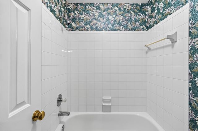 15819 Cutten Road, Houston, TX 77070