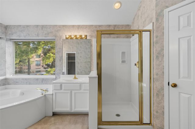 15819 Cutten Road, Houston, TX 77070