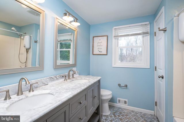 222 N STAR RD, Newark, DE 19711