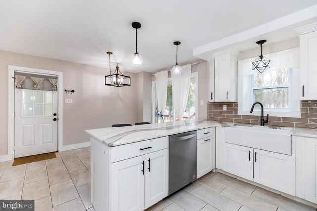 222 N STAR RD, Newark, DE 19711