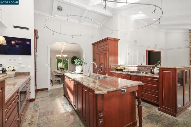 1883 Piedras Cir, Alamo, CA 94507