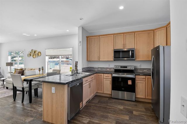 7511 Packard Avenue, Warren, MI 48091