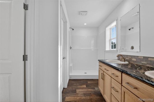 7511 Packard Avenue, Warren, MI 48091