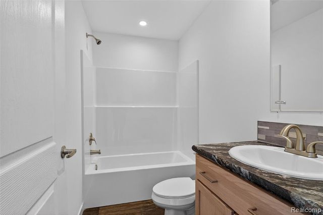 7511 Packard Avenue, Warren, MI 48091