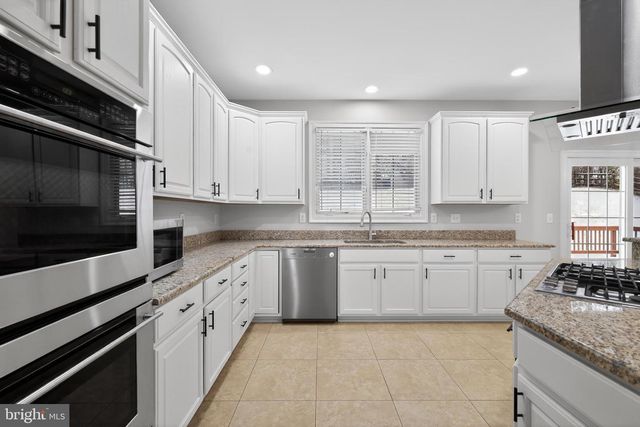 14019 WEEPING CHERRY DR, Rockville, MD 20850