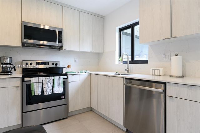 5981 SW 13th Ter, West Miami, FL 33144