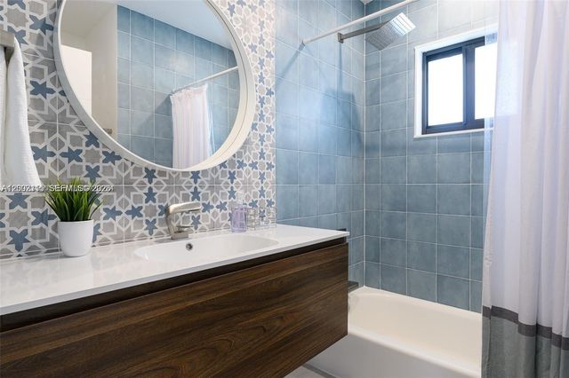 5981 SW 13th Ter, West Miami, FL 33144