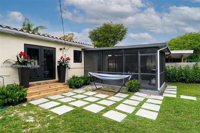 5981 SW 13th Ter, West Miami, FL 33144