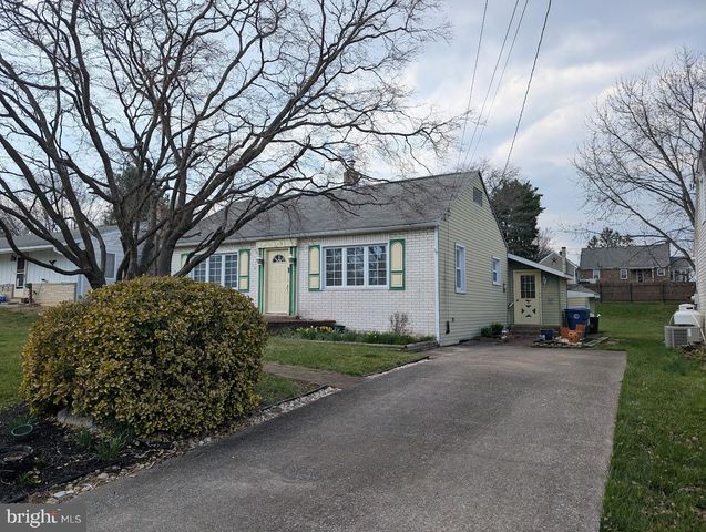 6108 BLUE GRASS AVE, Harrisburg, PA 17112