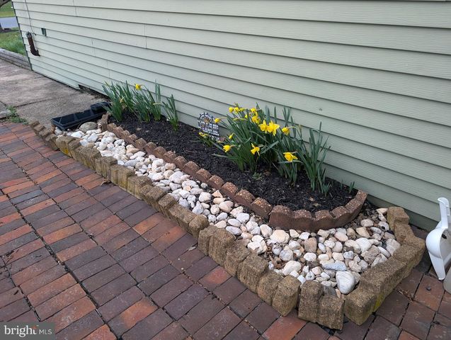 6108 BLUE GRASS AVE, Harrisburg, PA 17112