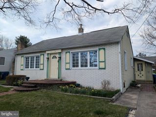 6108 BLUE GRASS AVE, Harrisburg, PA 17112