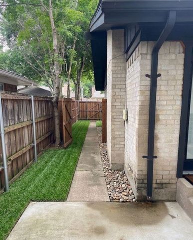 7530 Brentcove Circle, Dallas, TX 75214