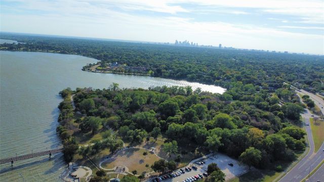 7530 Brentcove Circle, Dallas, TX 75214
