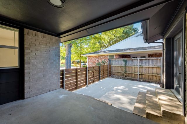 7530 Brentcove Circle, Dallas, TX 75214