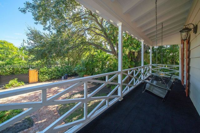 5842 Alton Rd, Miami Beach, FL 33140