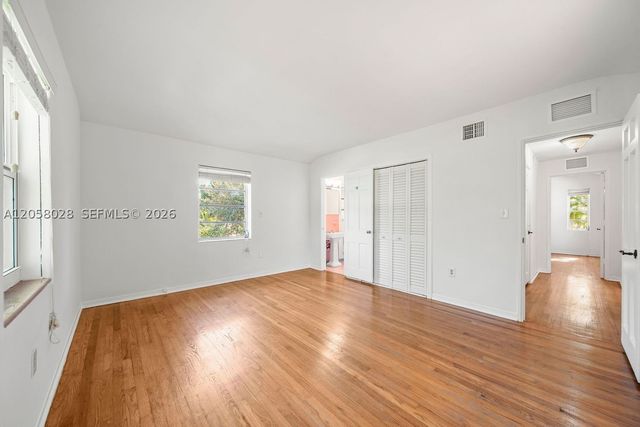5842 Alton Rd, Miami Beach, FL 33140