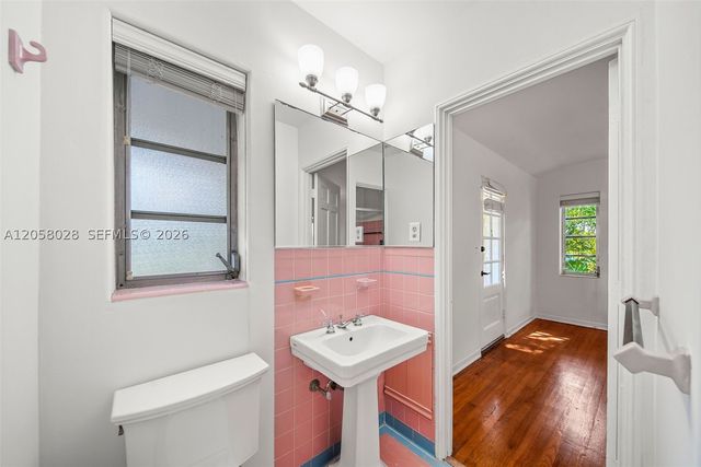 5842 Alton Rd, Miami Beach, FL 33140