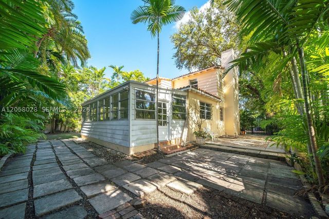 5842 Alton Rd, Miami Beach, FL 33140