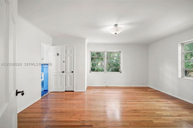5842 Alton Rd, Miami Beach, FL 33140