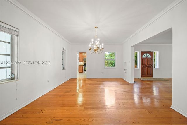 5842 Alton Rd, Miami Beach, FL 33140